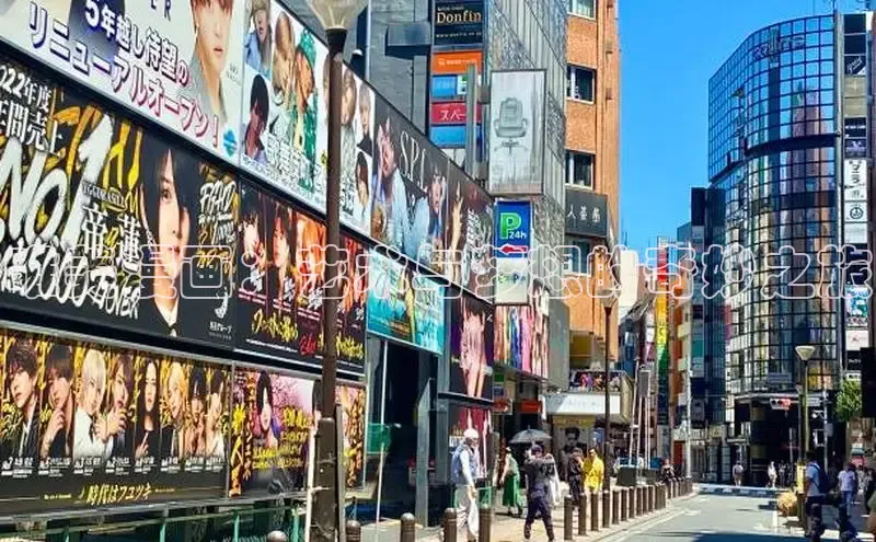 唯美漫画：艺术与梦想的奇妙之旅